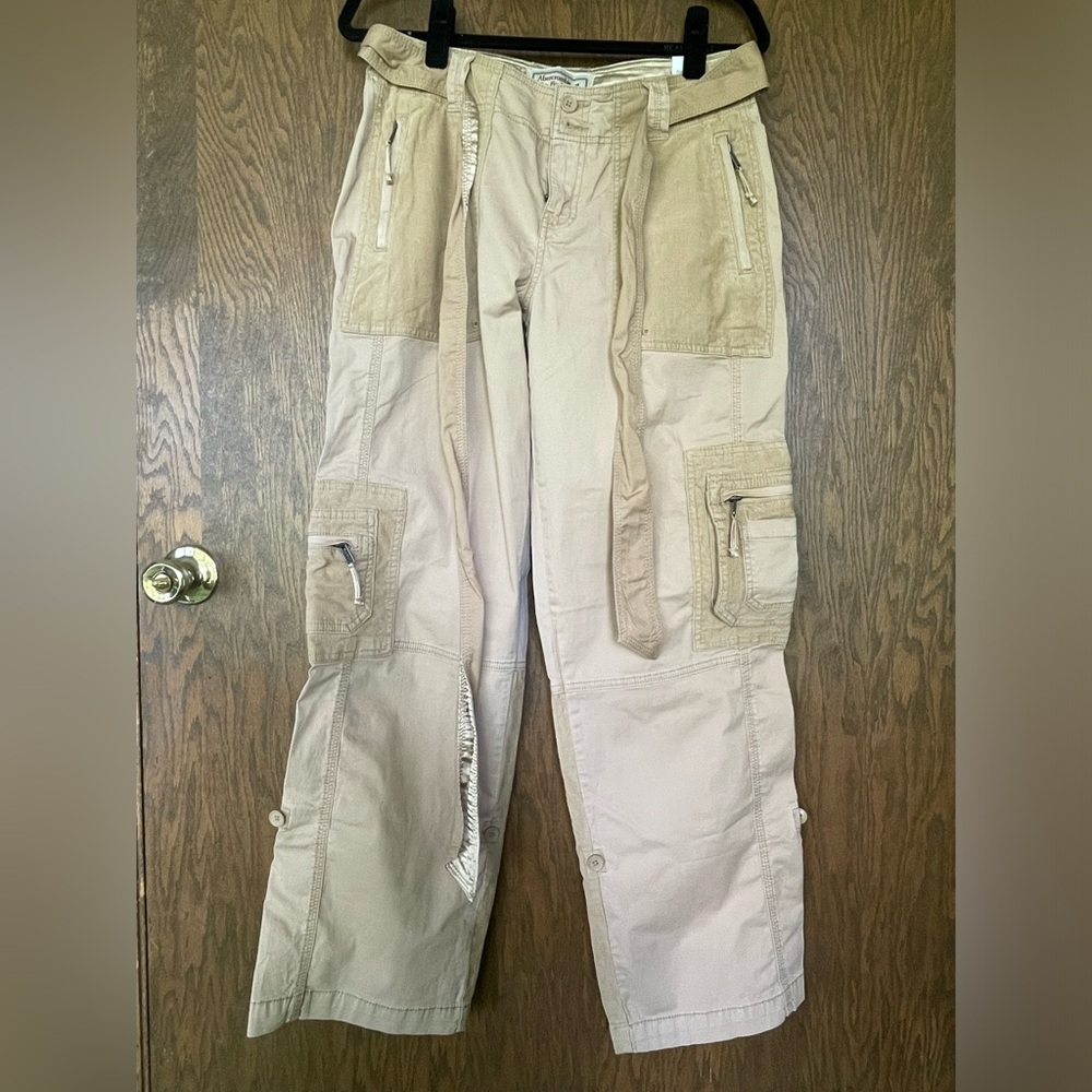 Abercrombie Khaki Belted Cargo Pants NWT Sz 6.